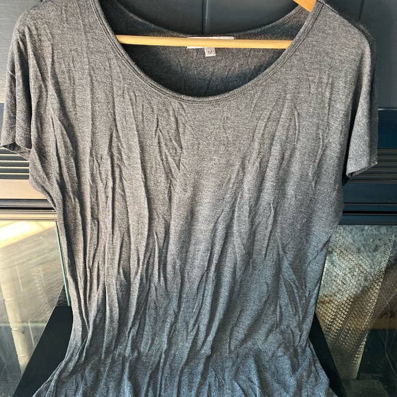 The Roster grey short sleeved t-shirt, size med - Picture 2 of 5